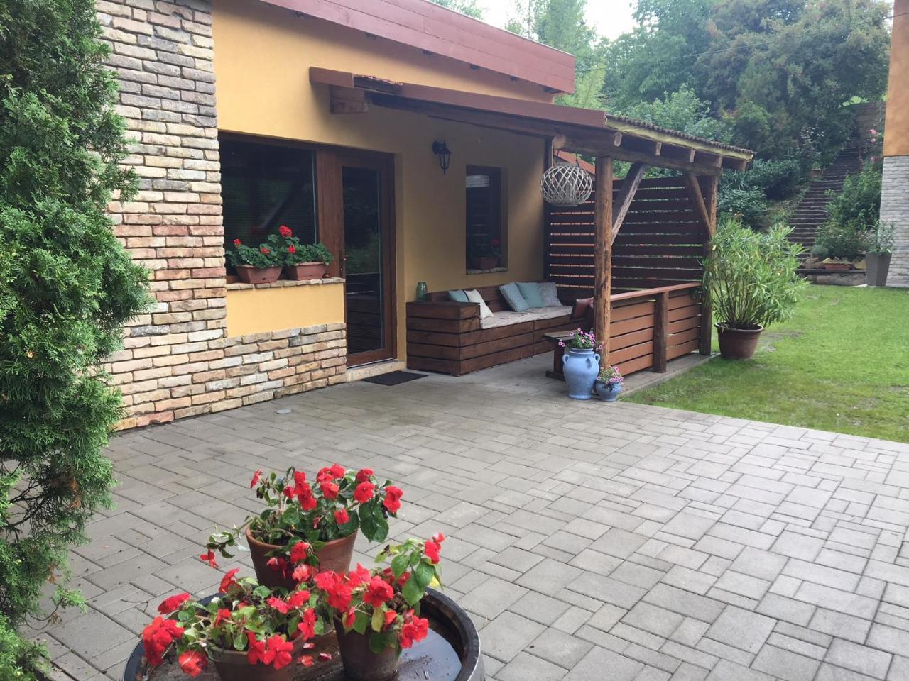 אגר Tulipan Apartman מראה חיצוני תמונה